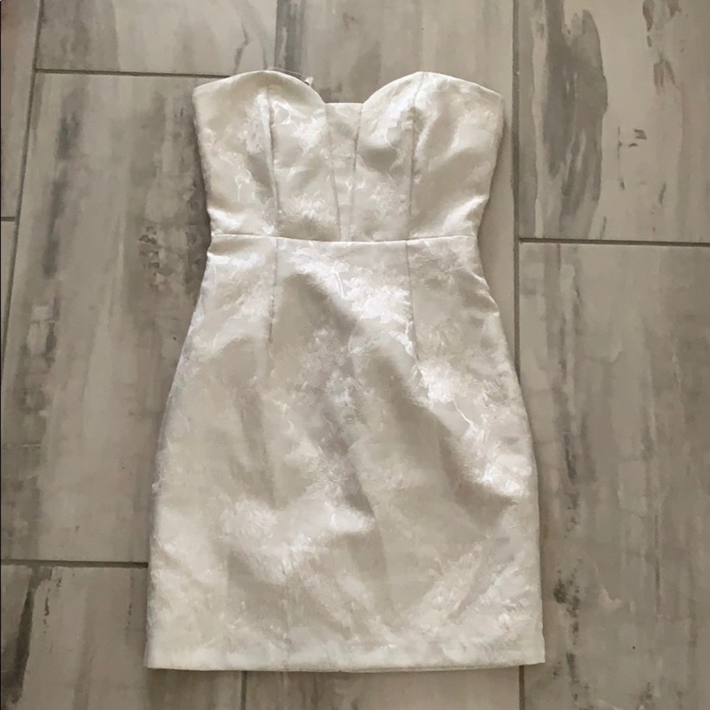 Strapless dress